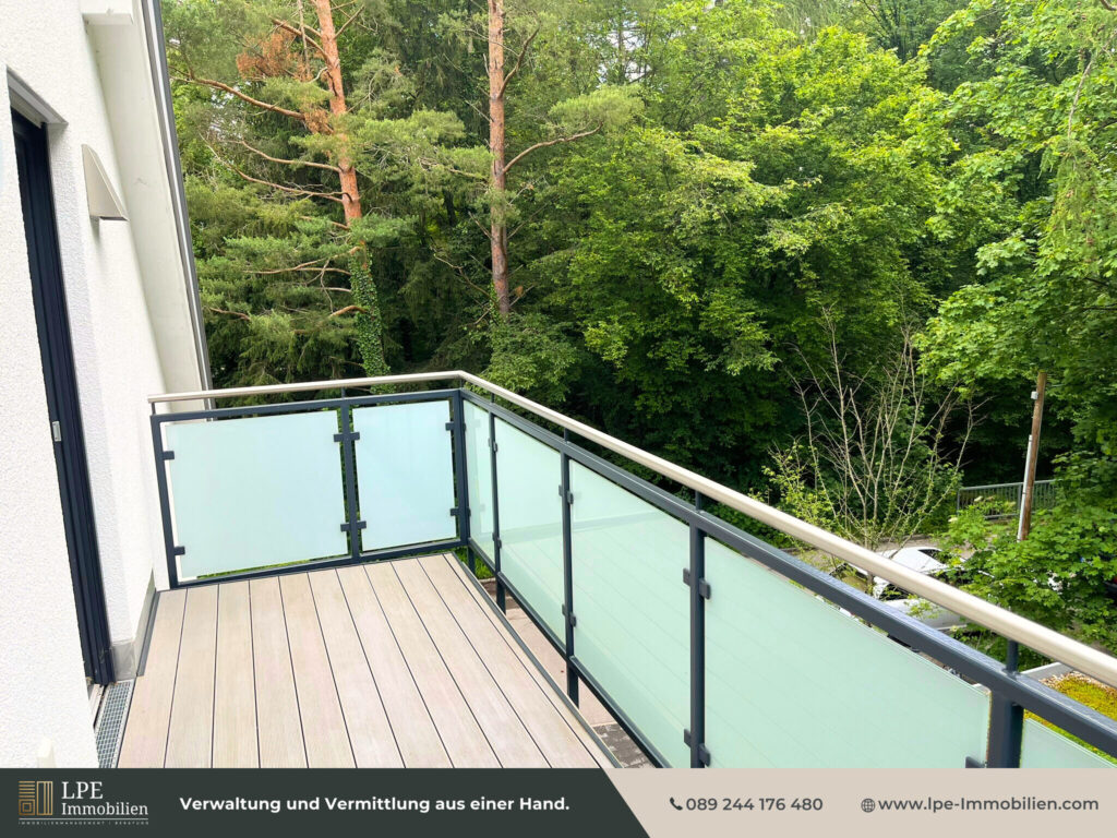 Balkon Blick ins Grüne