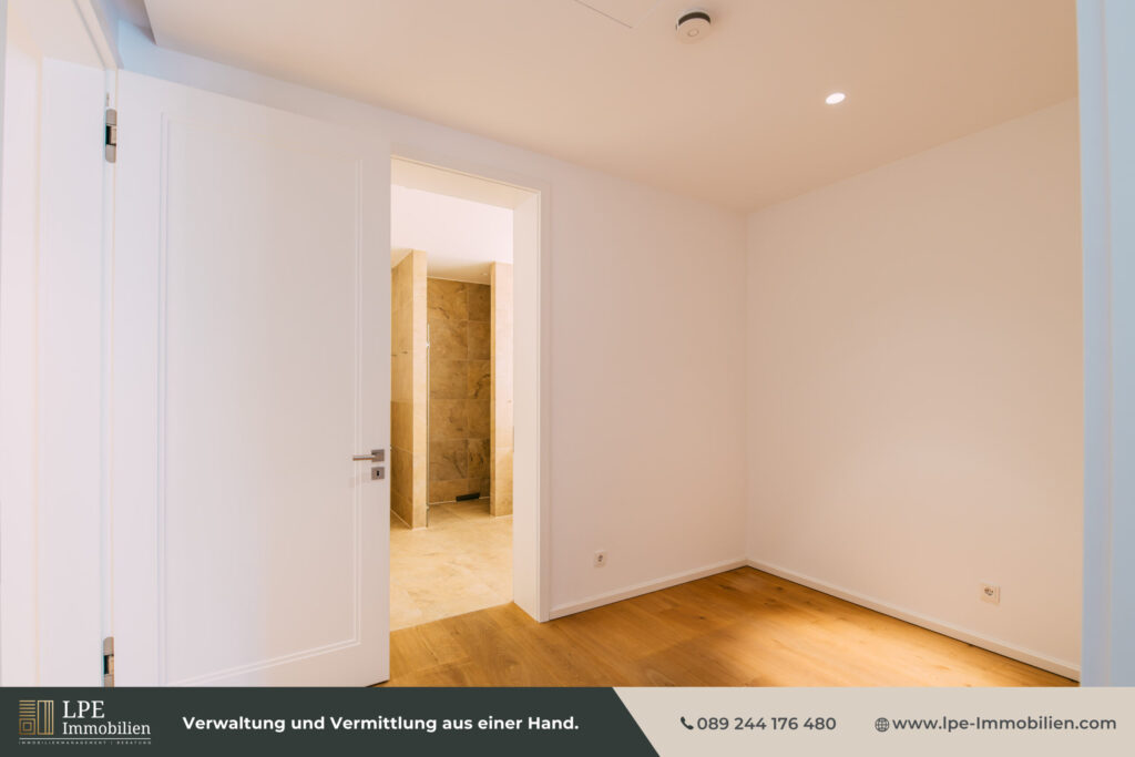 Begehbarer Kleiderschrank