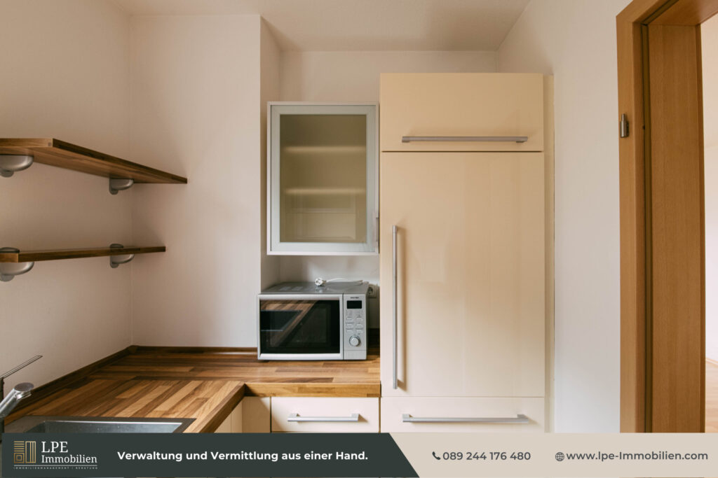 Schöne Küche inklusive