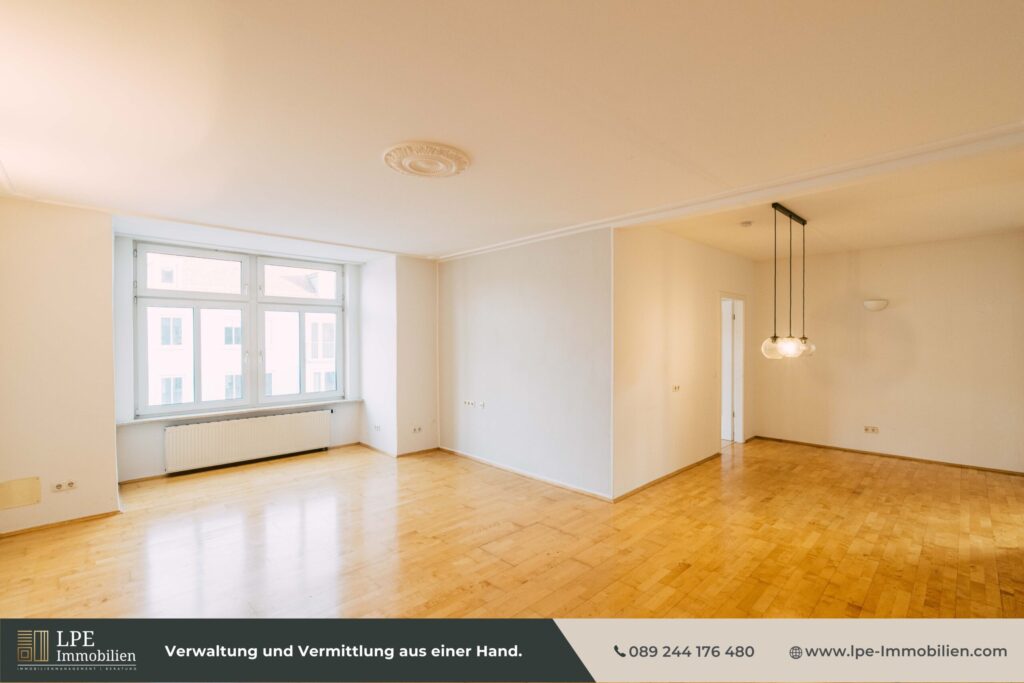 Geräumiger Wohn-Essbereich mit Ost-Ausrichtung