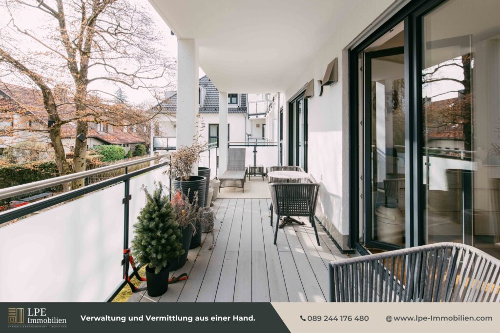 Balkon Blickrichtung Wetsen