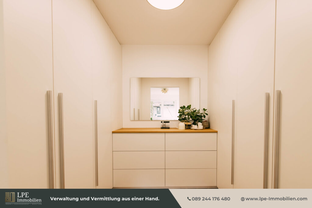 Begehbarer Kleiderschrank