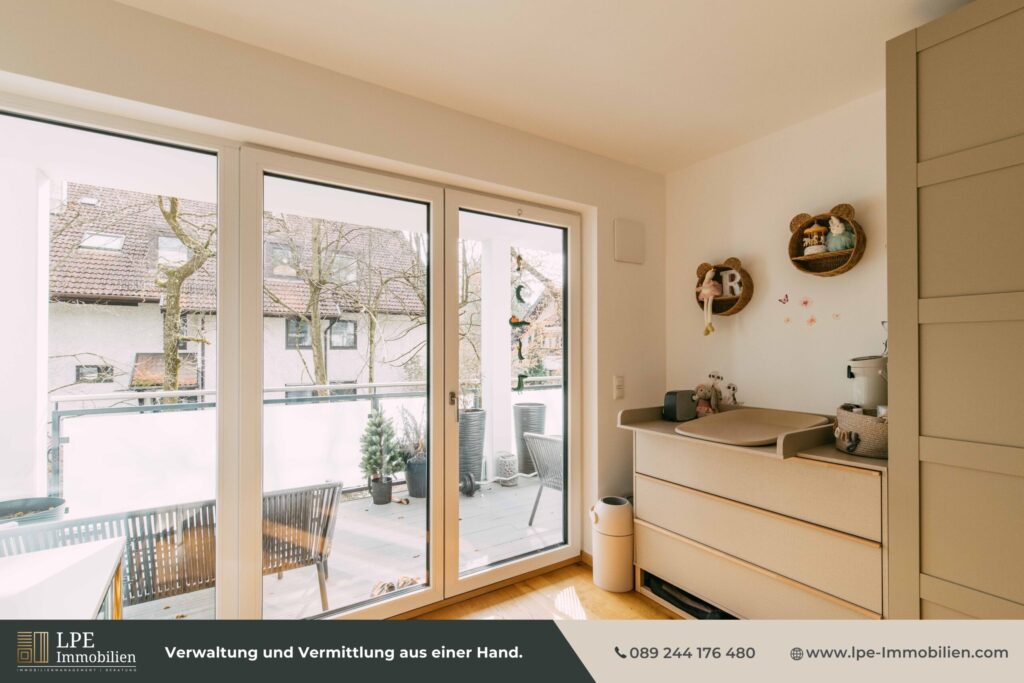 Büro mit Blick Balkon