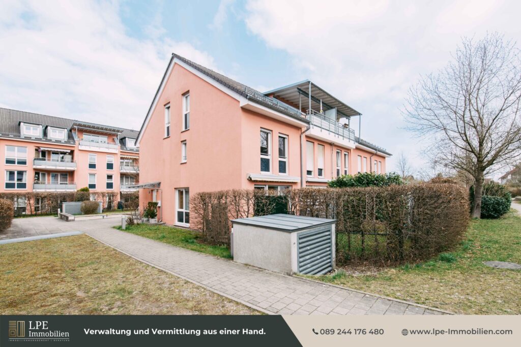 Grün und eingewachsen