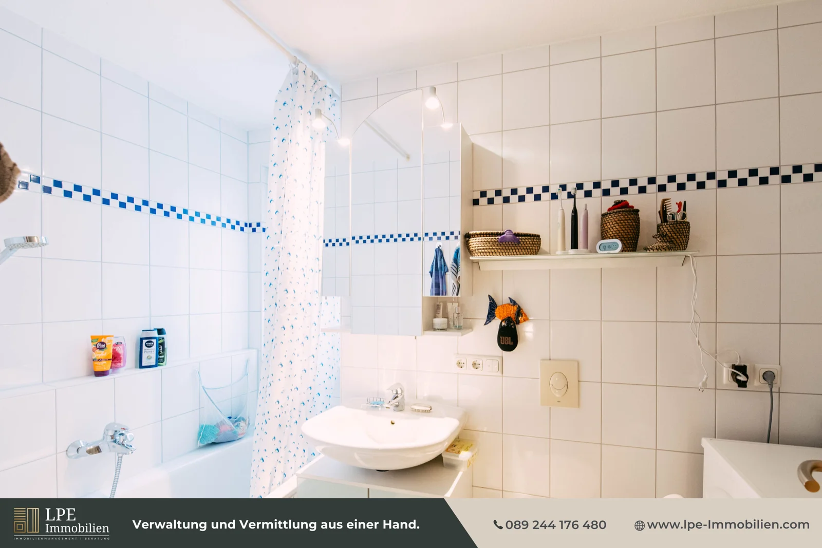 Bad-mit-Wanne-und-WM-Anschluss