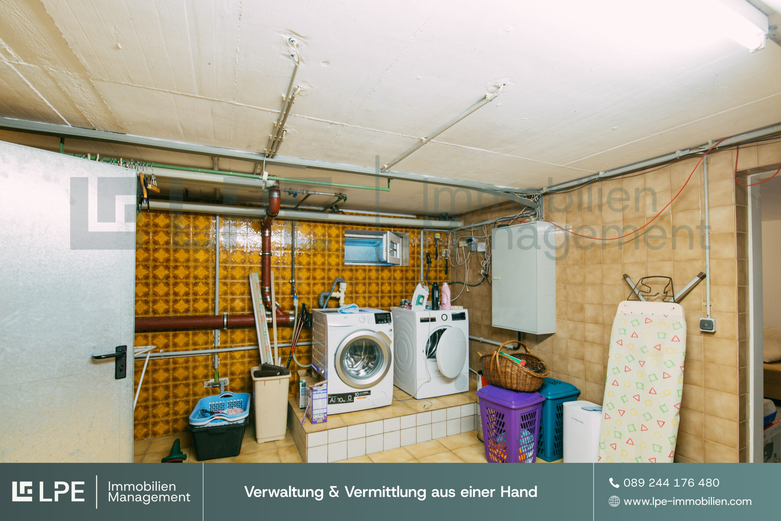 GroC39FzuCC88giger20Waschraum