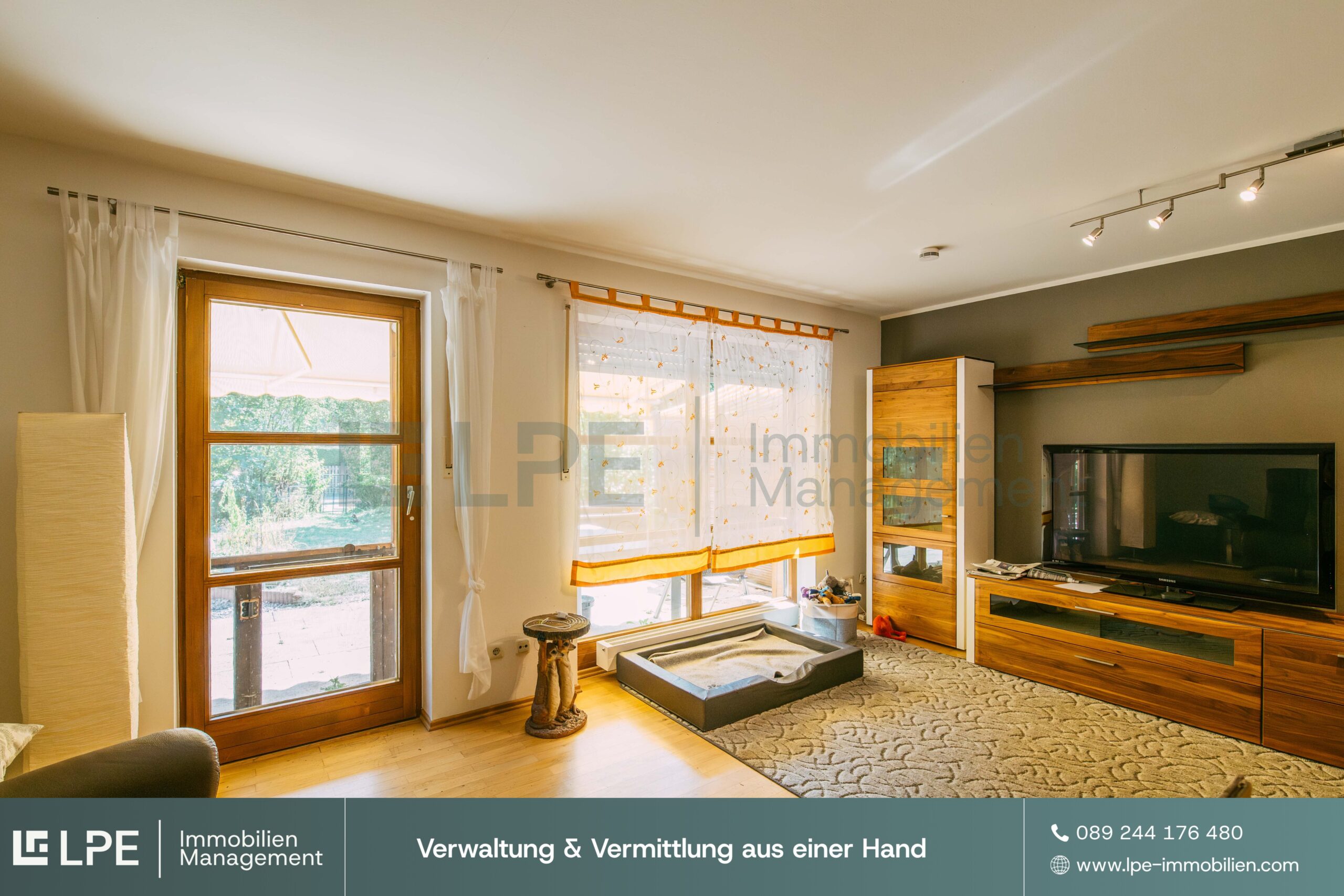 Wohnzimmer20mit20Terrassenzugang-1