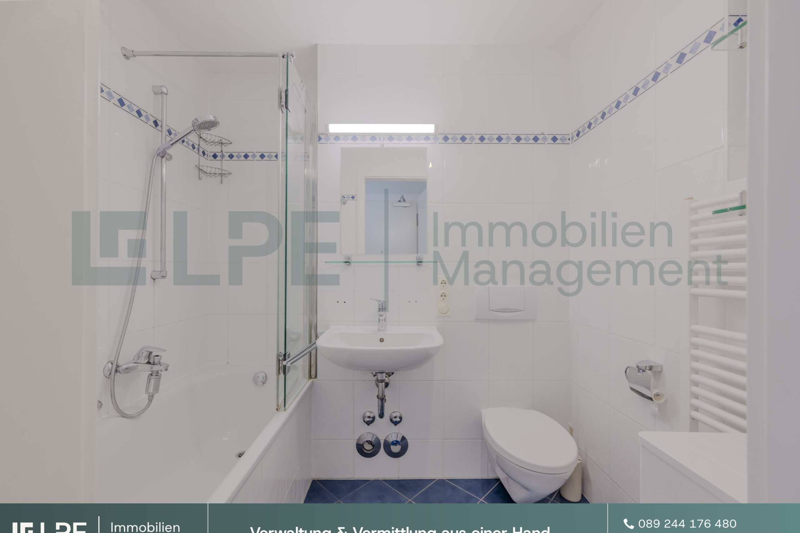 Badezimmer mit Wanne