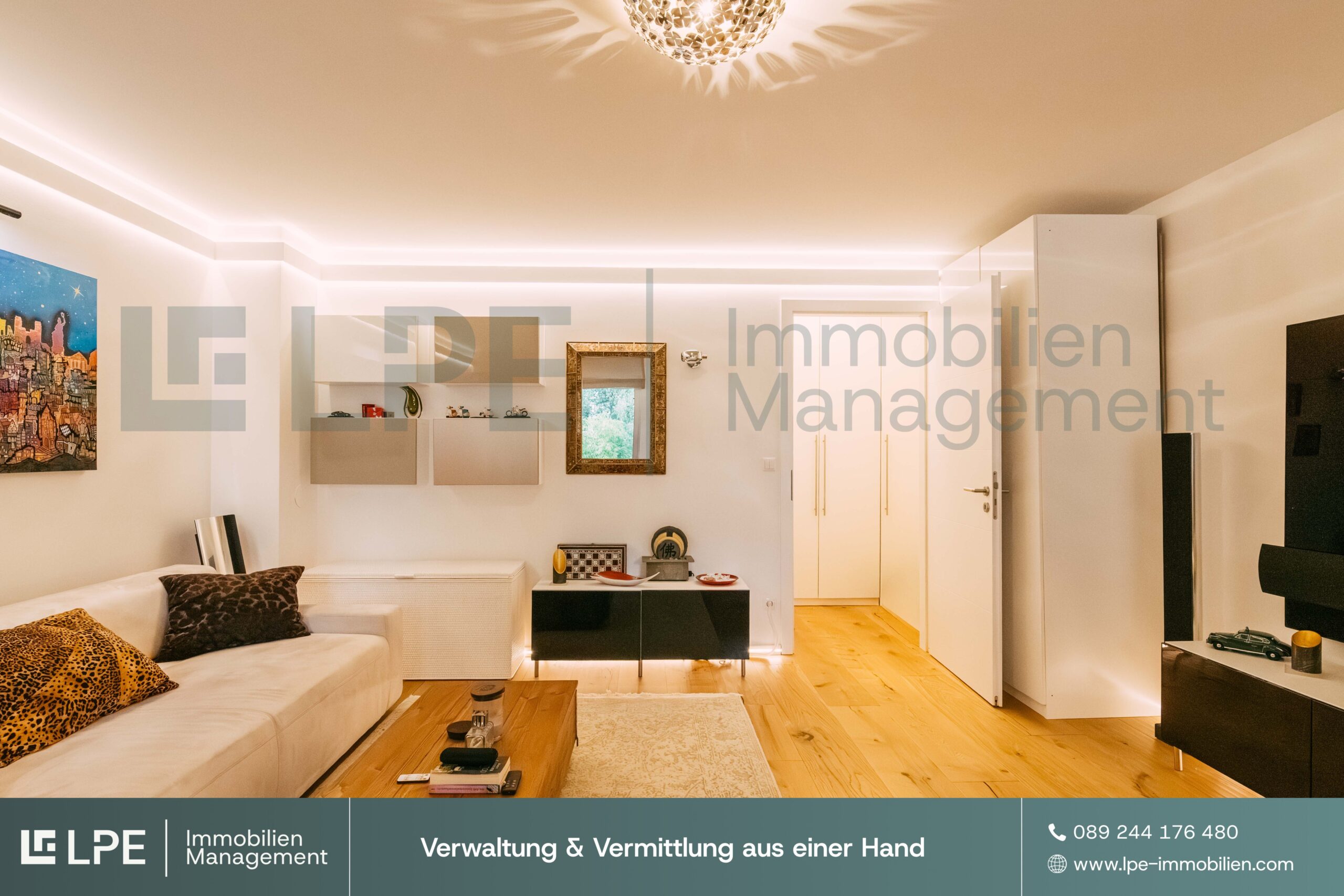 Wohnzimmer mit Durchblick